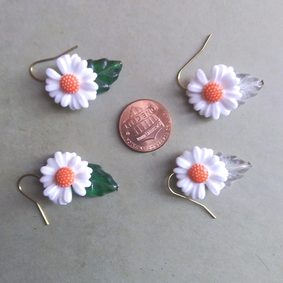 'Fresh As A...' Earrings w/clear leaves - Picture 5 of 5